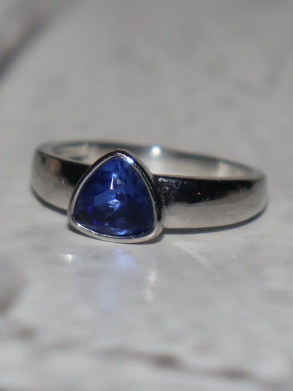 💙✨ Silver Tri‑Cut Blue Gemstone Ring · Size 9.5 Triangle blue stone · Modern